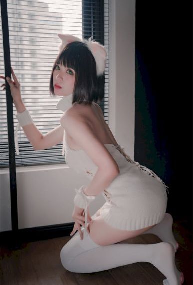 年轻的女教师在线播放