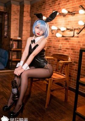 扒开黑女人的p大荫蒂