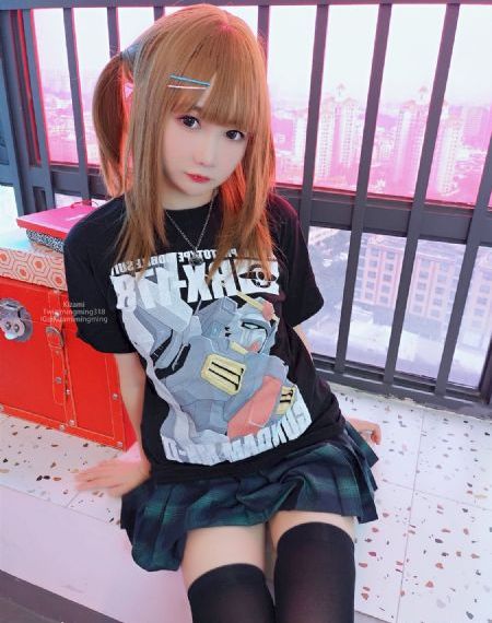 巨大女英雄
