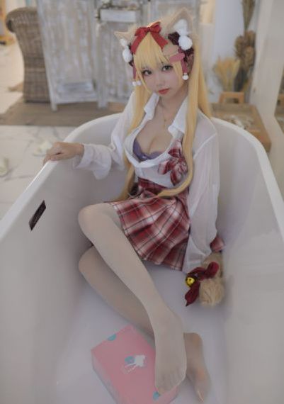 扒开腿挺进湿润的花苞剧情介绍